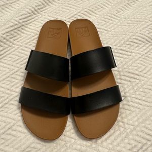 NWOT Reef sandles